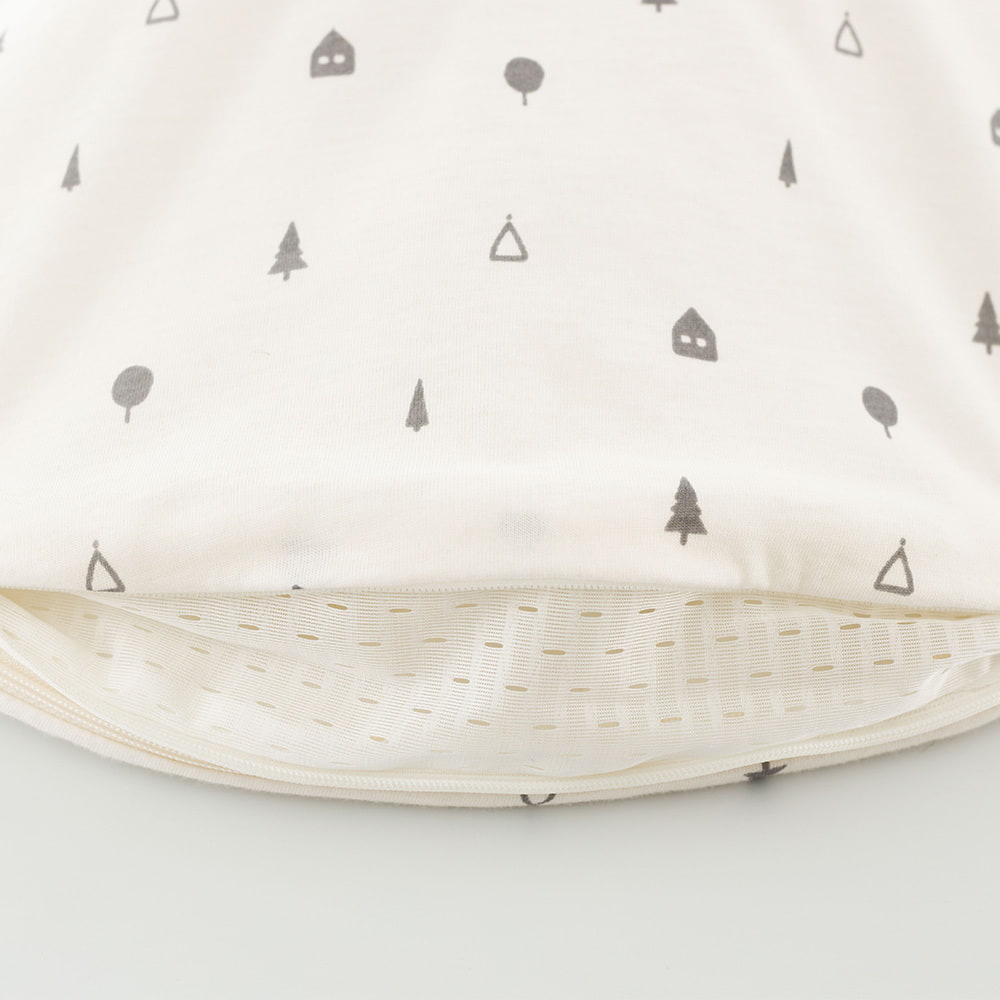 LIEBMICH sleeping bag in home design Detailed photo of the ventilation slit at the foot end