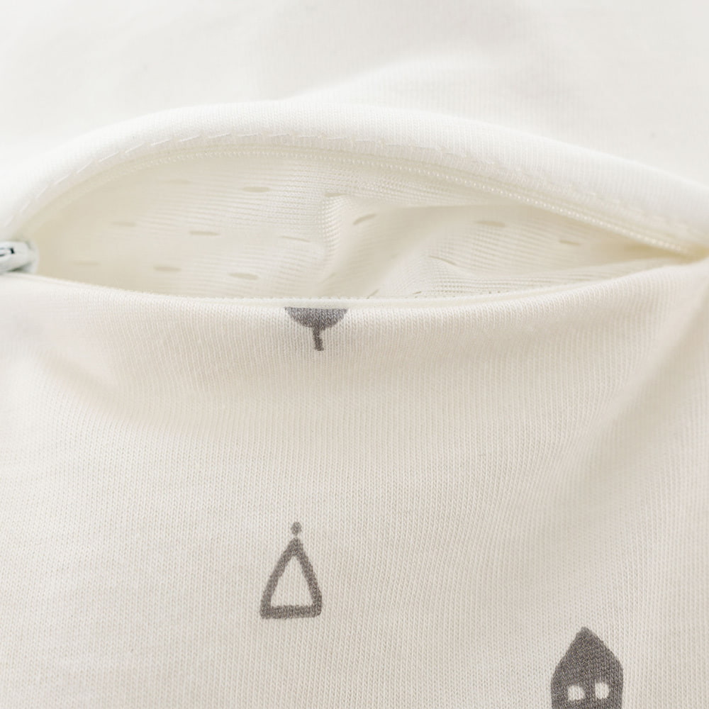 Sleeping Bag LIEBMICH Little House detail front ventilation slit