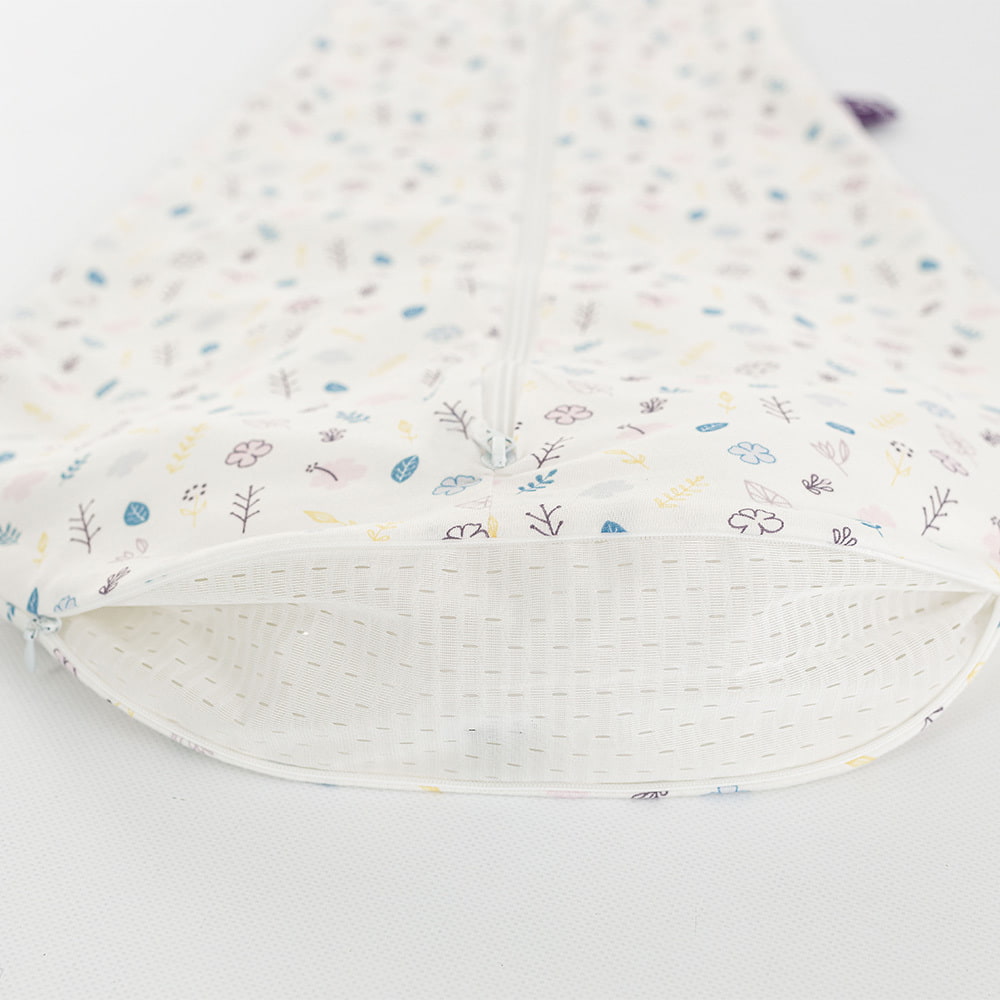 Sommerschlafsack Blumig aus Baumwolle Detailfoto vom Belüftungsschlitz