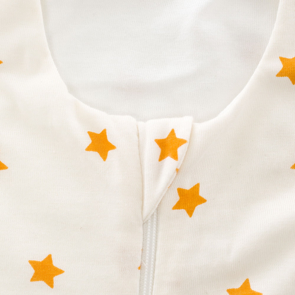 Summer sleeping bag white with yellow stars in TENCEL™ detail chin protection