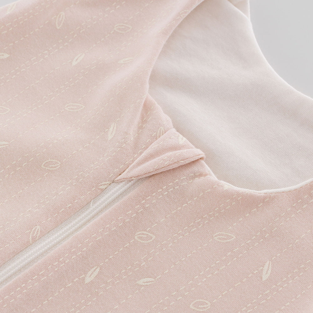 Sleeping bag leaves beige certified by GOTS detail photo of the chin protection