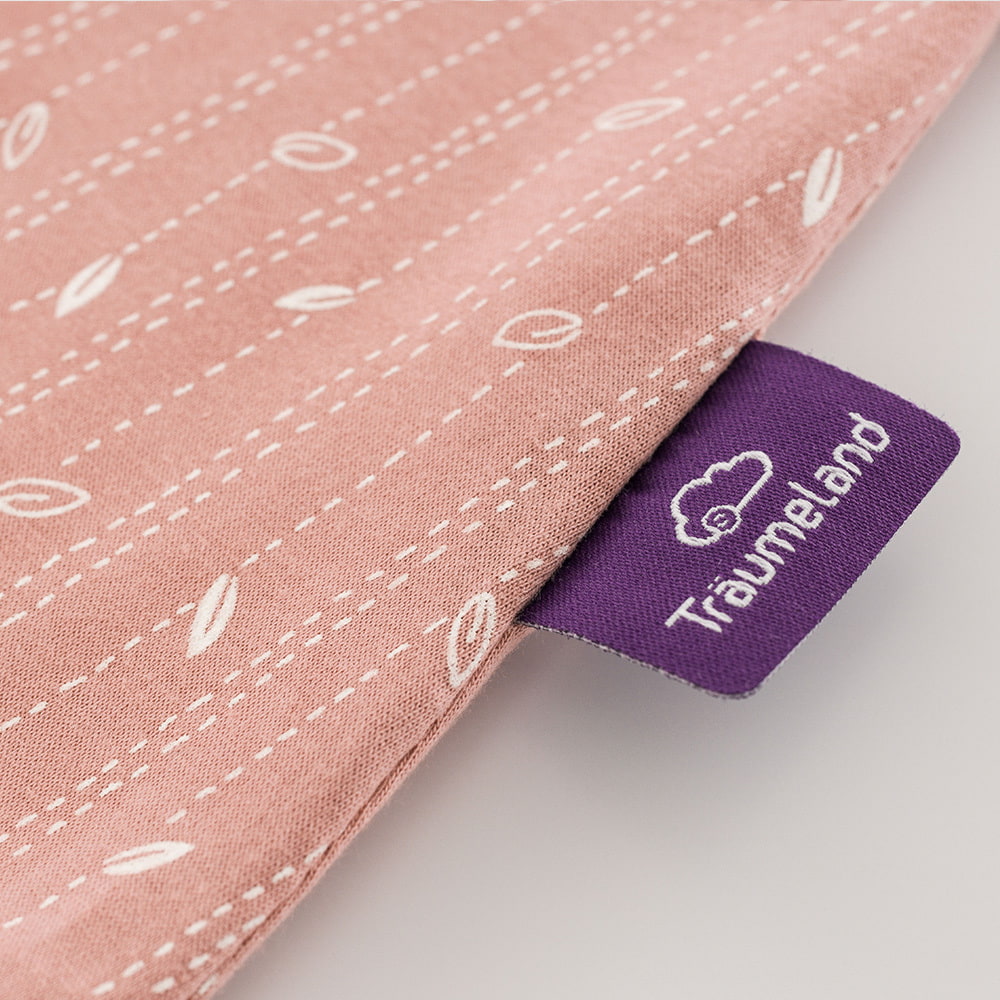 Sleeping bag certified by GOTS Leaves pink detail label