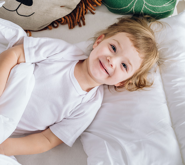 ALMOHADA DE NIÑO RIENDO ALMOHADA DE NIÑO RIENDO