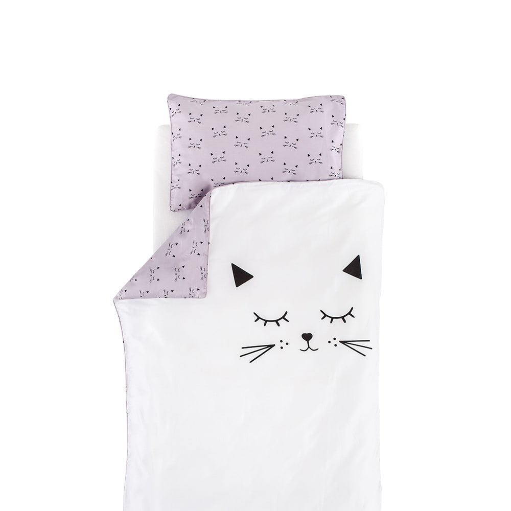 Bedding Cuddly cat