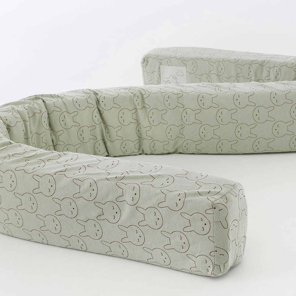 Snake bed bumper Cuddly Bunny green detail
