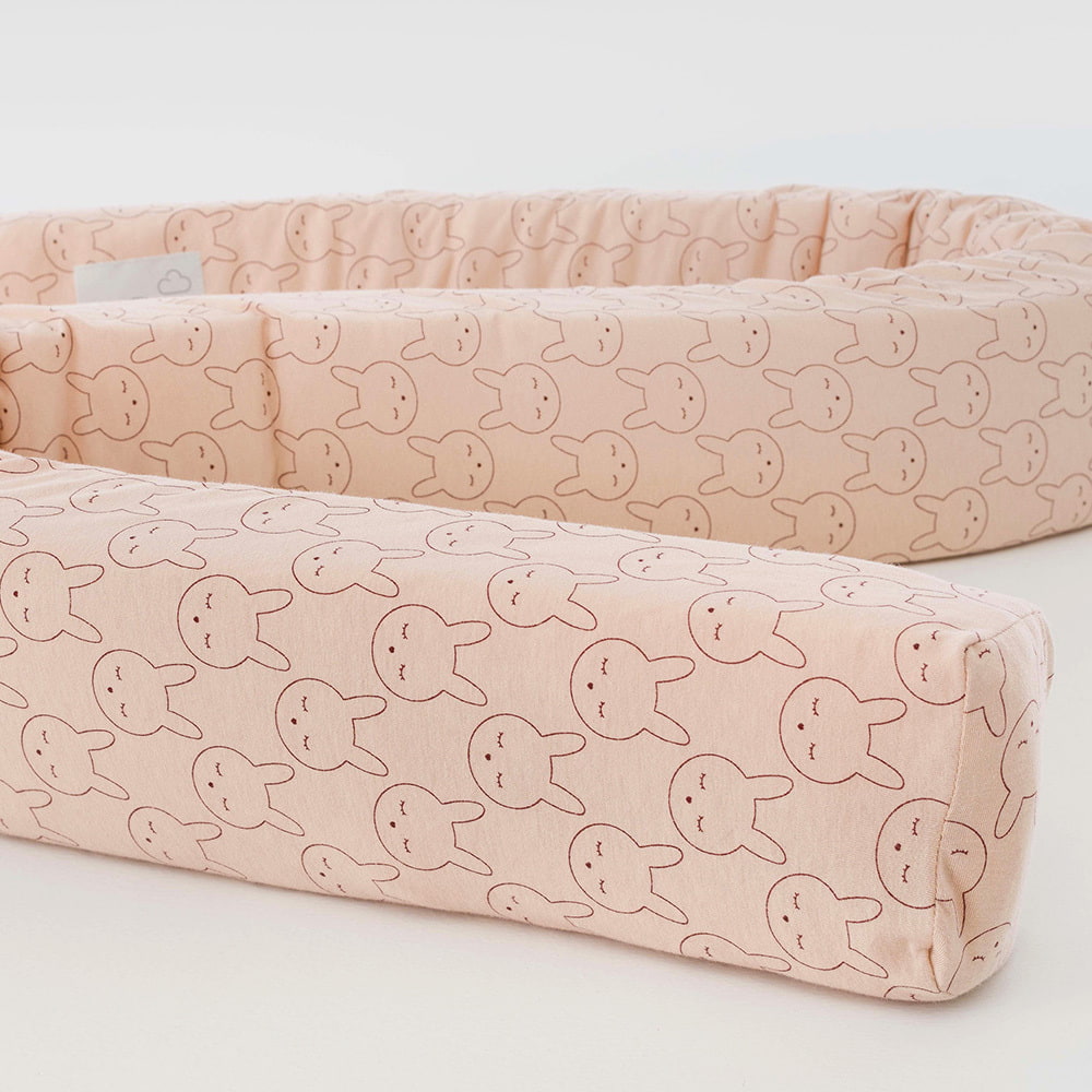 Snake bed bumper Cuddly Bunny beige detail