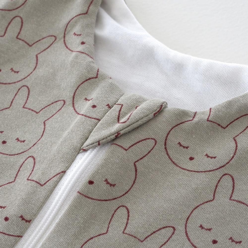 Summer sleeping bag Cuddly Bunny green in cotton detail chin protection