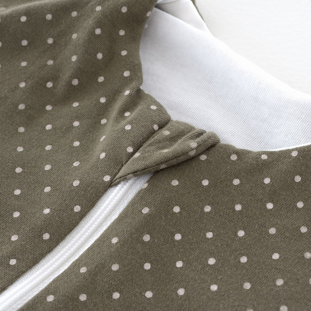 Summer sleeping bag Little Dots olive in cotton detail chin protection
