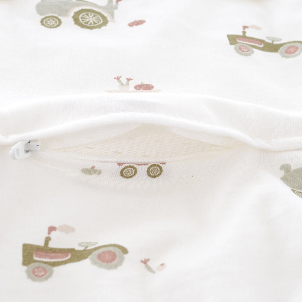 Sleeping Bag LIEBMICH Little Farm green detail front ventilation slit