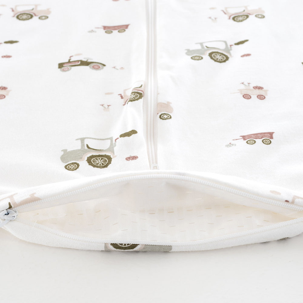 Summer sleeping bag Little Farm green in cotton detail ventilation slit