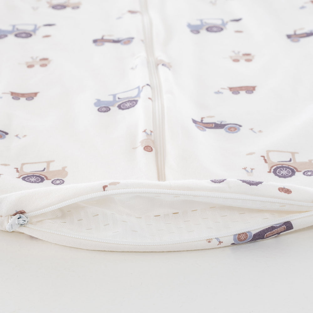 Summer sleeping bag Little Farm blue in cotton detail ventilation slit