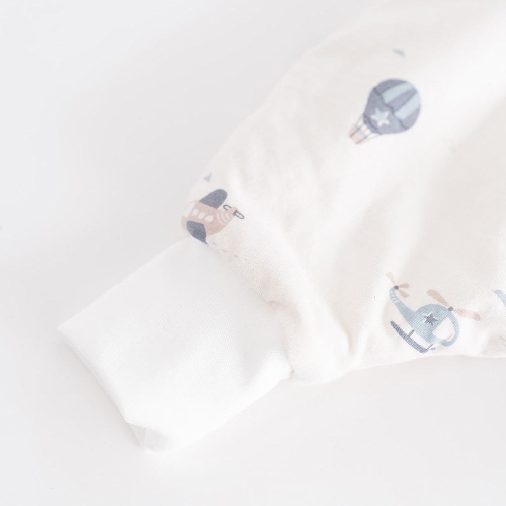 Sleeping bag with legs in Volare design Ventilation cuffs