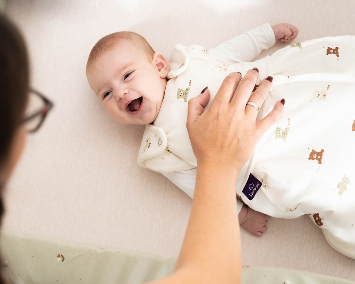Saco de dormir bebé Träumeland en cuna saco de dormir-bebé-traumelandia-bebé