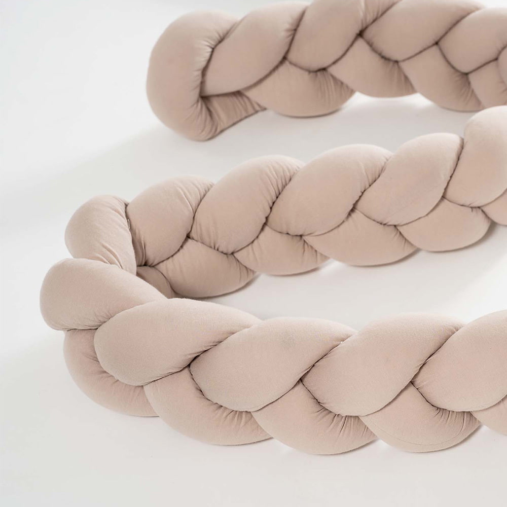 braided-bed-snake-in-the-color-taupe-detail