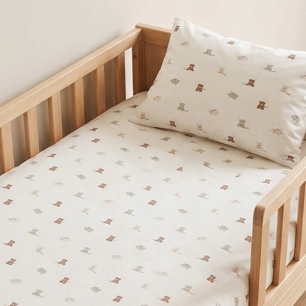 Bedding in the Patita crib Bedding Patita with Small Bears Cot