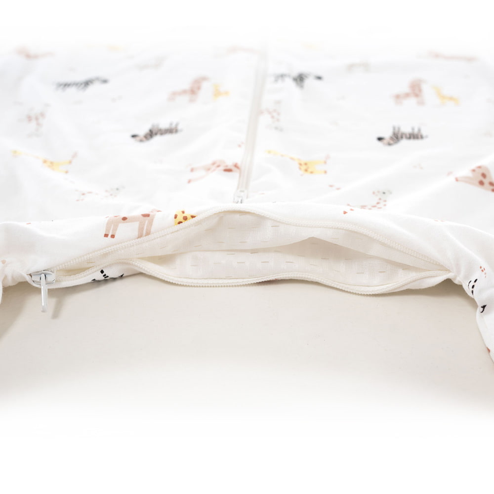 Summer-Sleeping Bag-with-legs-safari-design-Ventilation-detail