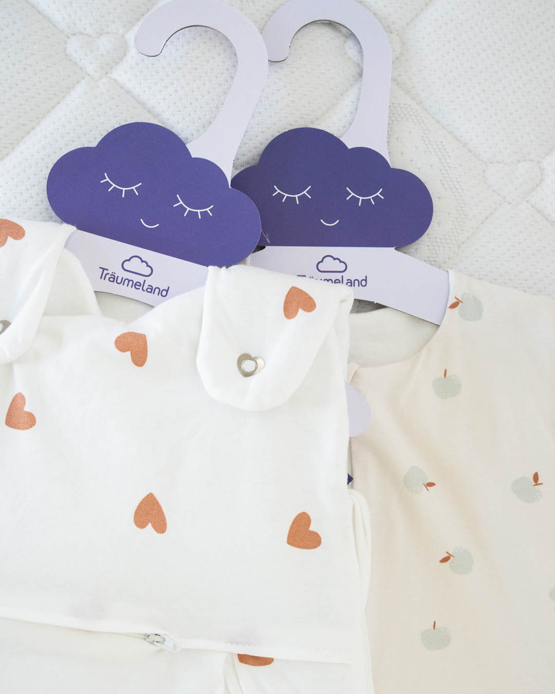 Saco de dormir para bebés con un nuevo diseño de corazones Sacos-de-dormir Träumeland con el nuevo diseño de corazones