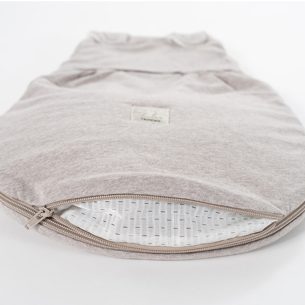 Beige mottled sleeping-bag with ventilation