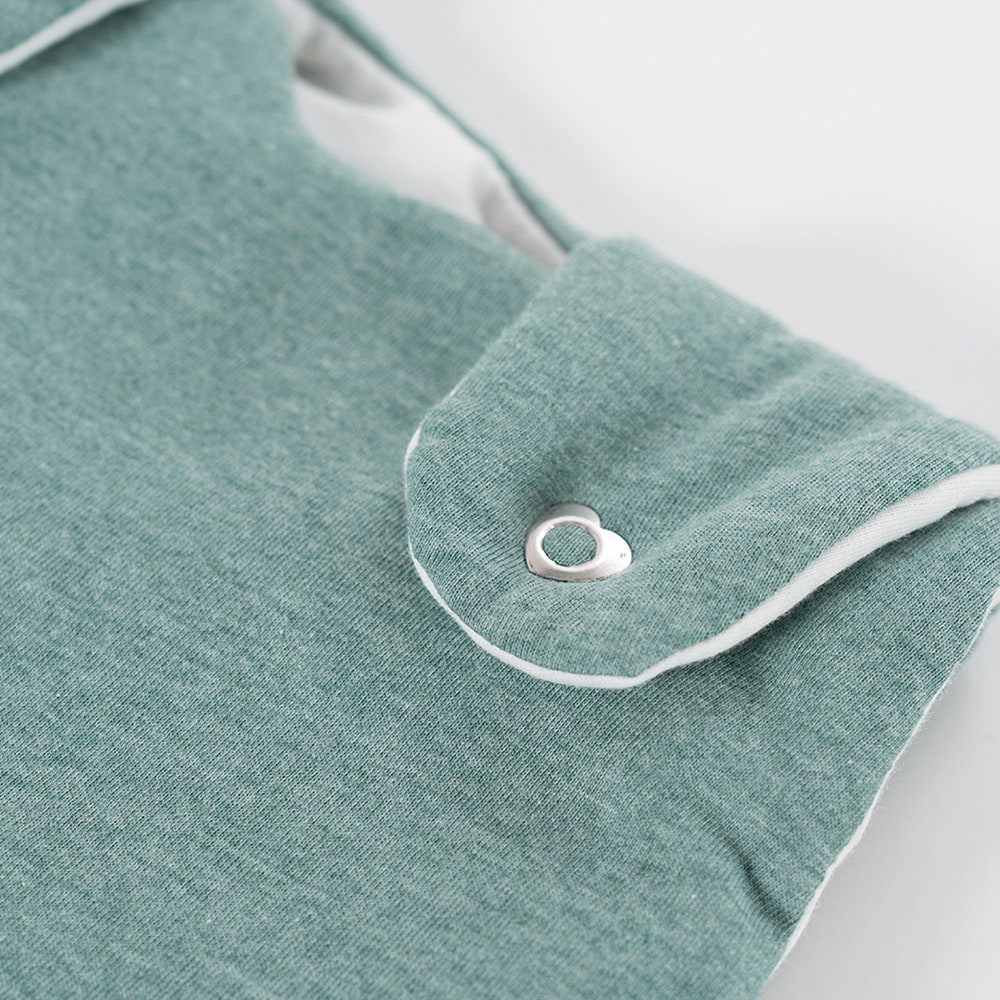 Adjustable-strap sleeping-bag, mottled green