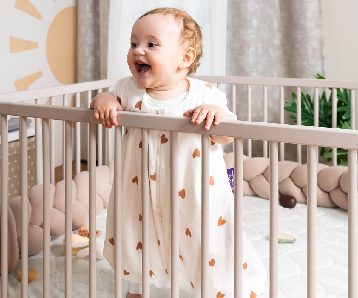 Baby in the crib with the new designs Baby in the crib with the new designs