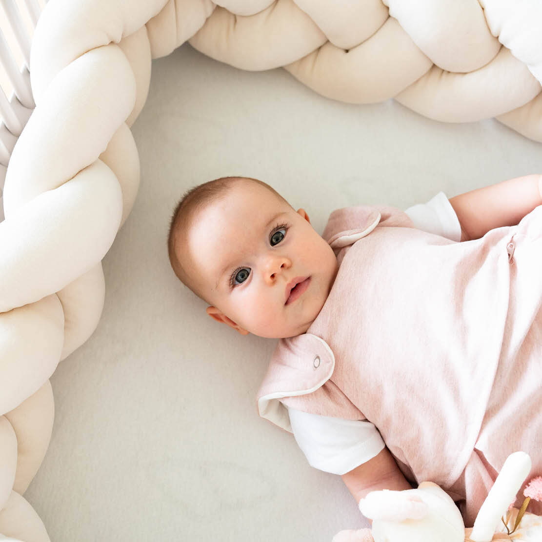 Baby with Signature velour snake-bed-bumpers